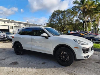 2016 Porsche Cayenne – miniatura 12