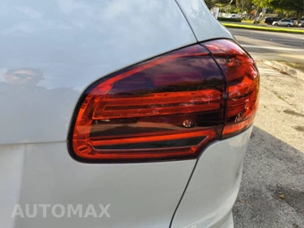 2016 Porsche Cayenne – miniatura 22