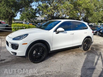 2016 Porsche Cayenne – miniatura 3