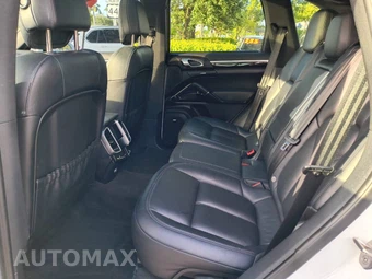 2016 Porsche Cayenne – miniatura 35