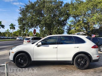 2016 Porsche Cayenne – miniatura 4