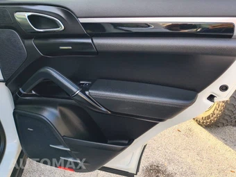 2016 Porsche Cayenne – miniatura 47