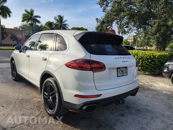 2016 Porsche Cayenne – miniatura 7