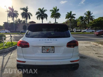 2016 Porsche Cayenne – miniatura 8