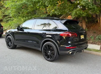 2016 Porsche Cayenne – miniatura 3