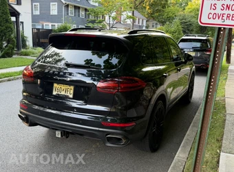 2016 Porsche Cayenne – miniatura 5