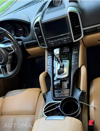 2016 Porsche Cayenne – miniatura 9