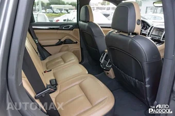 2016 Porsche Cayenne - miniatura 15
