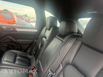 2016 Porsche Cayenne – miniatura 13