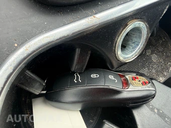 2016 Porsche Cayenne – miniatura 33