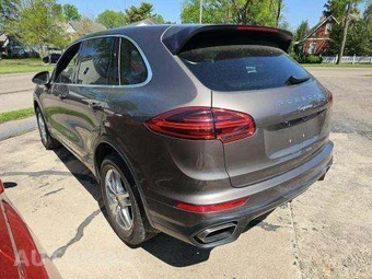 2016 Porsche Cayenne - miniatura 2