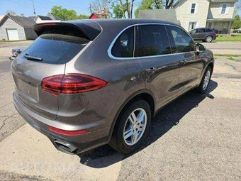 2016 Porsche Cayenne - miniatura 3