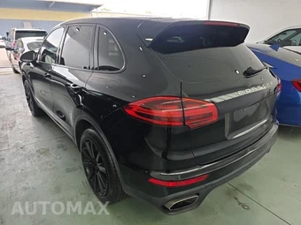 2016 Porsche Cayenne – miniatura 6