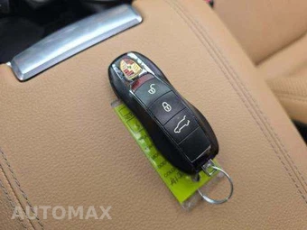 2016 Porsche Cayenne – miniatura 8