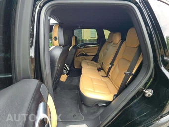 2016 Porsche Cayenne – miniatura 13