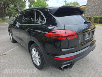 2016 Porsche Cayenne – miniatura 2