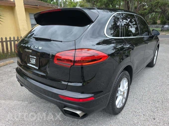 2016 Porsche Cayenne – miniatura 3
