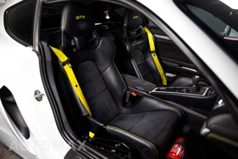 2016 Porsche Cayman GT4 - miniatura 13