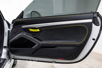 2016 Porsche Cayman GT4 - miniatura 16