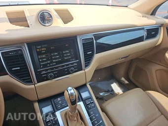 2016 Porsche Macan S – miniatura 11