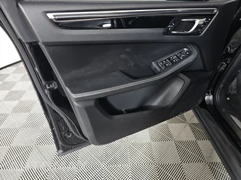 2016 Porsche Macan S - miniatura 9