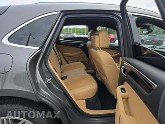 2016 Porsche Macan S – miniatura 16