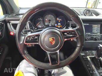 2016 Porsche Macan S – miniatura 10