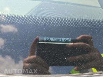 2016 Porsche Macan S – miniatura 5