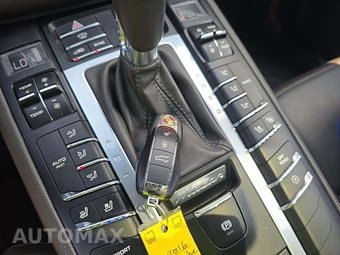 2016 Porsche Macan S – miniatura 8