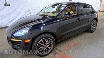 Zdjęcie pojazdu 2016 Porsche Macan S z USA