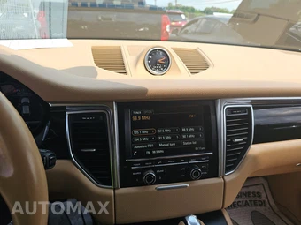 2016 Porsche Macan S – miniatura 11