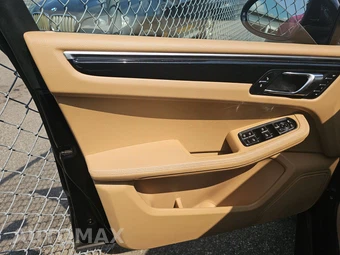 2016 Porsche Macan S – miniatura 9