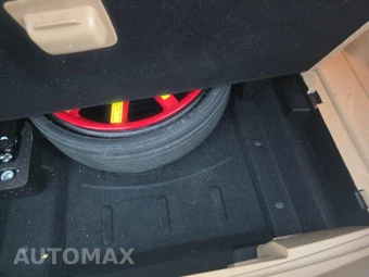 2016 Porsche Macan S – miniatura 7