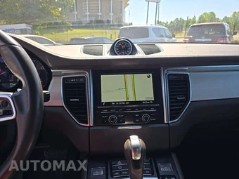 2016 Porsche Macan Turbo – miniatura 10