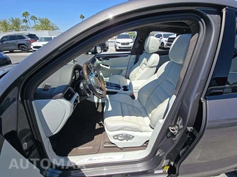 2016 Porsche Macan Turbo – miniatura 3