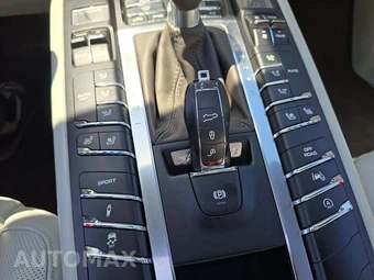 2016 Porsche Macan Turbo – miniatura 5