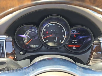 2016 Porsche Macan Turbo – miniatura 6