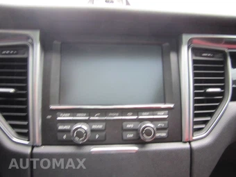 2016 Porsche Macan TURBO – miniatura 44