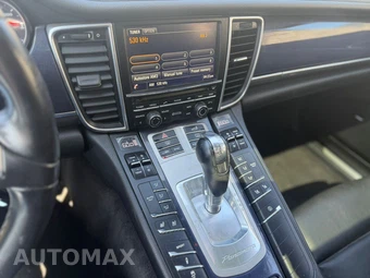 2016 Porsche Panamera 4 Edition - miniatura 17