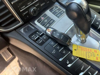 2016 Porsche Panamera 4 Edition - miniatura 18