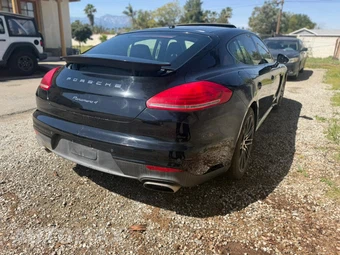 2016 Porsche Panamera 4 Edition - miniatura 9
