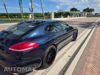 2016 Porsche Panamera 4 Edition - miniatura 5