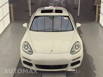 2016 Porsche Panamera 4 Edition – miniatura 2