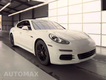 2016 Porsche Panamera 4 Edition – miniatura 3