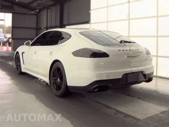 2016 Porsche Panamera 4 Edition – miniatura 6