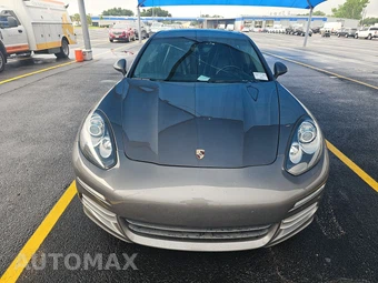 2016 Porsche Panamera 4 Edition – miniatura 2