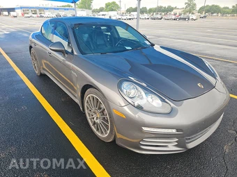 2016 Porsche Panamera 4 Edition – miniatura 3