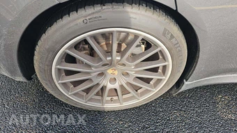 2016 Porsche Panamera 4 Edition – miniatura 32