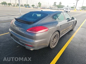 2016 Porsche Panamera 4 Edition – miniatura 4