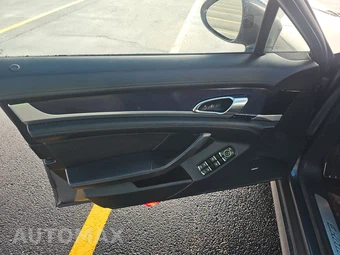 2016 Porsche Panamera 4 Edition – miniatura 9